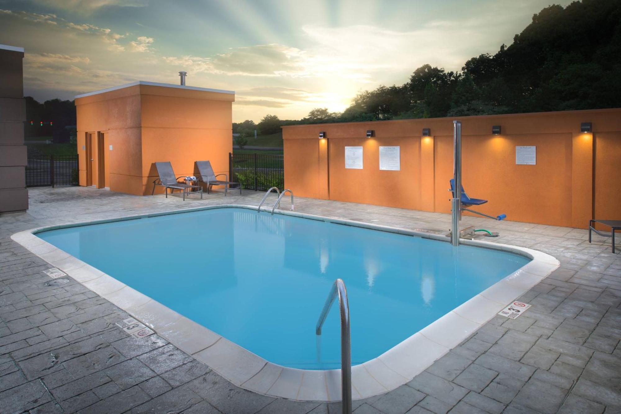 Fairfield Inn & Suites By Marriott את'נס מראה חיצוני תמונה